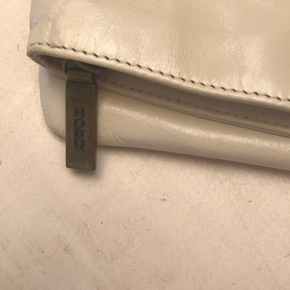 HOBO✈️ cream leather clutch - Picture 2 of 7